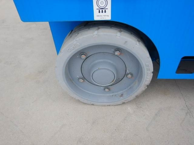 رافعة هيدروليكية مقصية Genie GS4655: صورة 14 رافعة هيدروليكية مقصية Genie GS4655: صورة 14