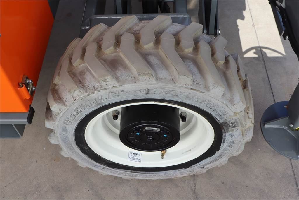 رافعة هيدروليكية مقصية Snorkel S3370RTE: صورة 15