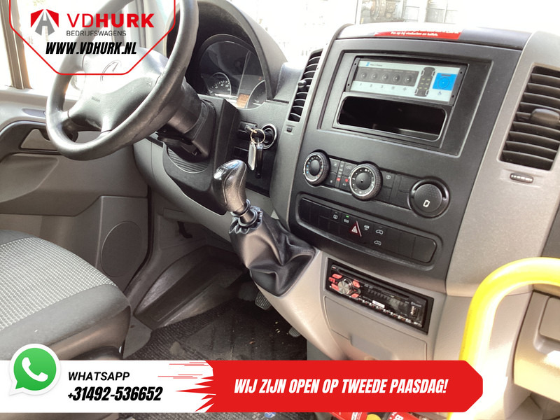 Mercedes-Benz Sprinter 313 2.2 CDI L3H2 €8.954 Incl. BTW BPM VRIJ! EXPORT ONLY Combi/ 9 Persoons/ Kombi/ 9P/ Airco/ Rolstoellift - حافلة صغيرة, ميكروباص: صورة 4 Mercedes-Benz Sprinter 313 2.2 CDI L3H2 €8.954 Incl. BTW BPM VRIJ! EXPORT ONLY Combi/ 9 Persoons/ Kombi/ 9P/ Airco/ Rolstoellift - حافلة صغيرة, ميكروباص: صورة 4