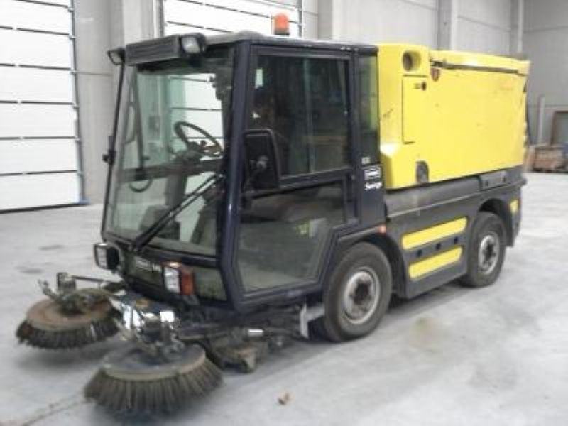 Diversen SCHMIDT SWING 240 - سياره كنس شوارع: صورة 1 Diversen SCHMIDT SWING 240 - سياره كنس شوارع: صورة 1