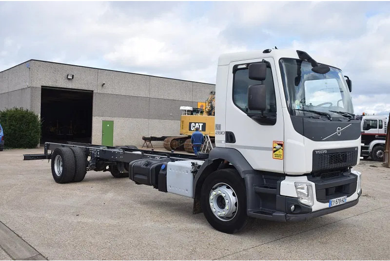 Diversen Volvo FL280 - شاحنة هيكل كابينة: صورة 1 Diversen Volvo FL280 - شاحنة هيكل كابينة: صورة 1