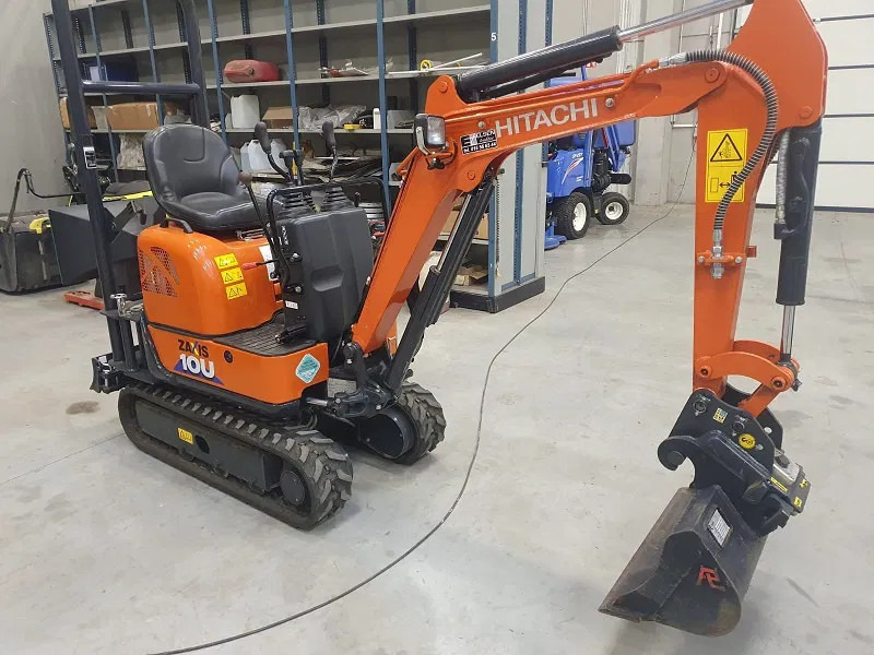 Hitachi ZX10U - 6 serie - 33 working hours - - حفارة مُصَّغرة: صورة 1 Hitachi ZX10U - 6 serie - 33 working hours - - حفارة مُصَّغرة: صورة 1