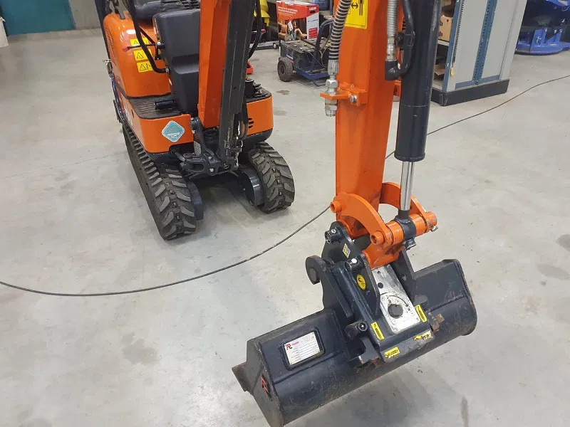 Hitachi ZX10U - 6 serie - 33 working hours - - حفارة مُصَّغرة: صورة 2 Hitachi ZX10U - 6 serie - 33 working hours - - حفارة مُصَّغرة: صورة 2