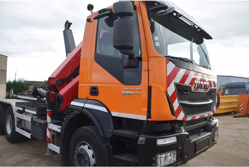 شاحنة ذات خطاف Iveco Trakker AD260T36: صورة 17