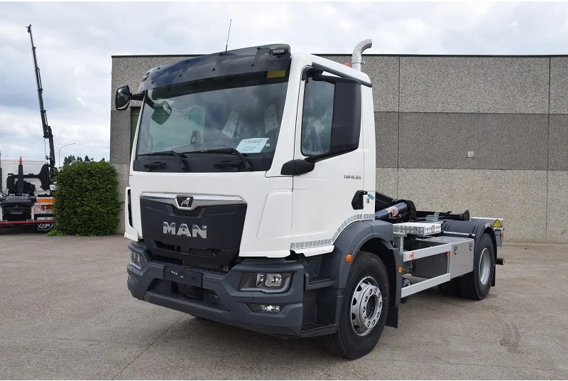 MAN TGM 18.320 - شاحنة ذات خطاف: صورة 4 MAN TGM 18.320 - شاحنة ذات خطاف: صورة 4