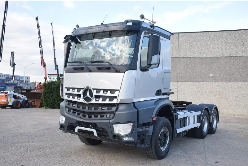 Mercedes-Benz Arocs 3345 - وحدة جر: صورة 2 Mercedes-Benz Arocs 3345 - وحدة جر: صورة 2