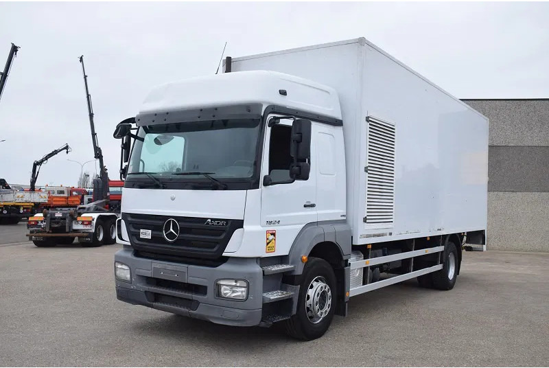Mercedes-Benz Axor 1824 - شاحنة مقفلة: صورة 2 Mercedes-Benz Axor 1824 - شاحنة مقفلة: صورة 2