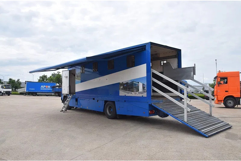 Volvo FL 250 - 19 ton ( 7 PAARDEN ) - شاحنة نقل خيل: صورة 4 Volvo FL 250 - 19 ton ( 7 PAARDEN ) - شاحنة نقل خيل: صورة 4