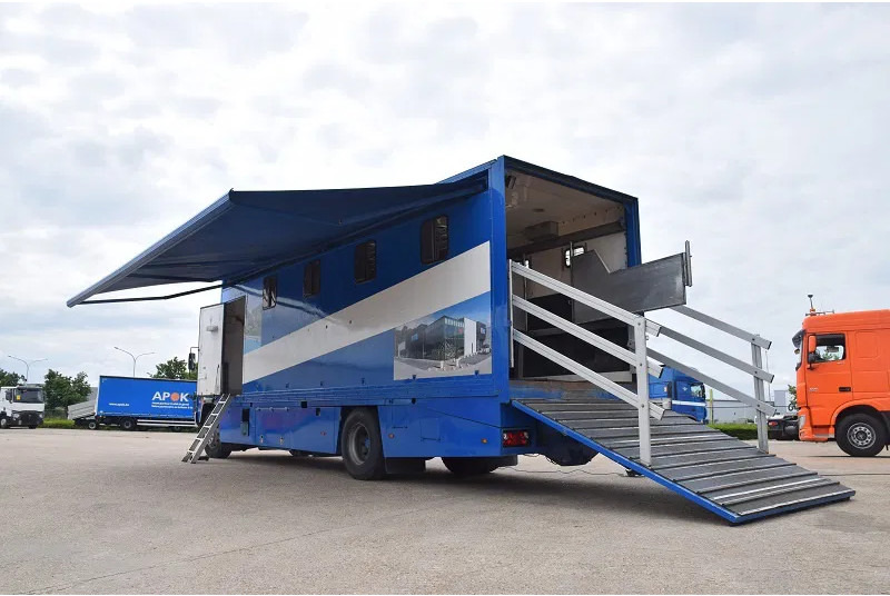 Volvo FL 250 - 19 ton ( 7 PAARDEN ) - شاحنة نقل خيل: صورة 1 Volvo FL 250 - 19 ton ( 7 PAARDEN ) - شاحنة نقل خيل: صورة 1