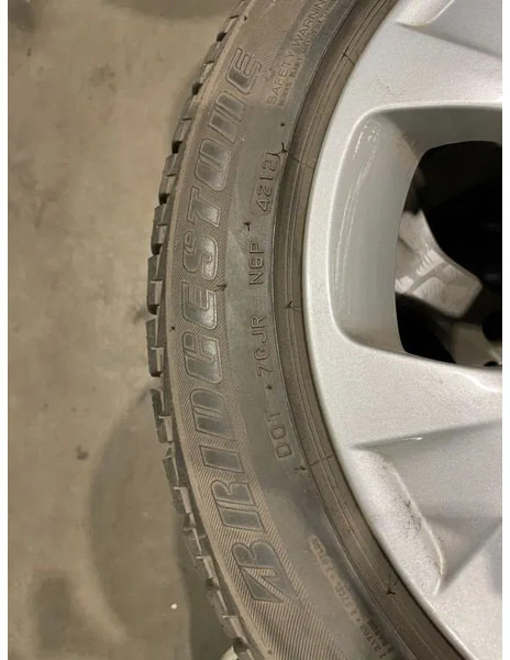 BMW *BMW velgen met Brigdestone banden *225/50 R17 - الإطارات والجنوط - سيارة: صورة 3 BMW *BMW velgen met Brigdestone banden *225/50 R17 - الإطارات والجنوط - سيارة: صورة 3