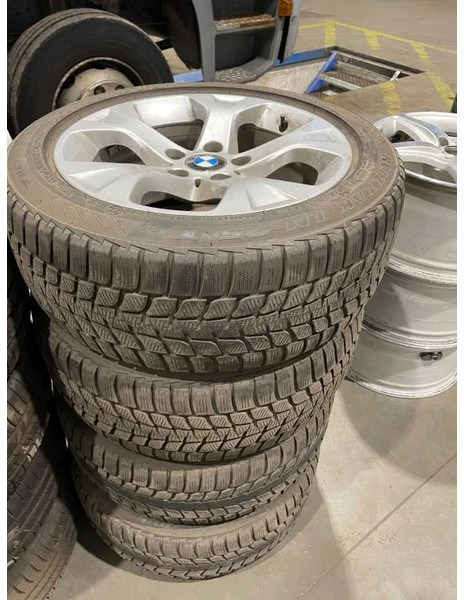 BMW *BMW velgen met Brigdestone banden *225/50 R17 - الإطارات والجنوط - سيارة: صورة 1 BMW *BMW velgen met Brigdestone banden *225/50 R17 - الإطارات والجنوط - سيارة: صورة 1