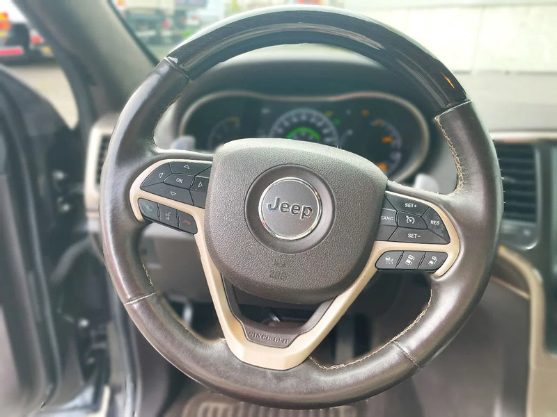 Jeep Grand Cherokee Jeep Grand Cherokee *Export*AHK 2,9t*zetelverw. voor-achter*elektr. zetels*adaptive cruise control - سيارة دفع رباعي: صورة 5 Jeep Grand Cherokee Jeep Grand Cherokee *Export*AHK 2,9t*zetelverw. voor-achter*elektr. zetels*adaptive cruise control - سيارة دفع رباعي: صورة 5