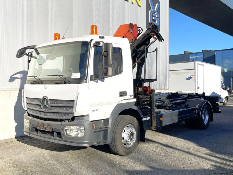 Mercedes-Benz Atego 1621 *Palfinger kraan*Containersysteem*luchtvering achteras*bluetooth - شاحنة ذات خطاف, شاحنة كرين: صورة 1 Mercedes-Benz Atego 1621 *Palfinger kraan*Containersysteem*luchtvering achteras*bluetooth - شاحنة ذات خطاف, شاحنة كرين: صورة 1