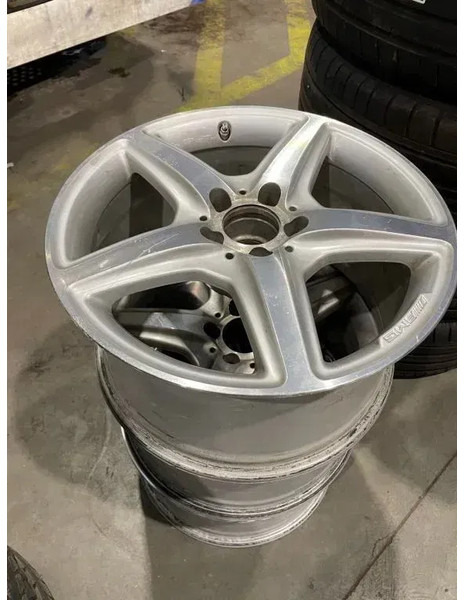 Mercedes-Benz *Occasie *3 velgen AMG* 18 inch - الجنوط - سيارة: صورة 1 Mercedes-Benz *Occasie *3 velgen AMG* 18 inch - الجنوط - سيارة: صورة 1