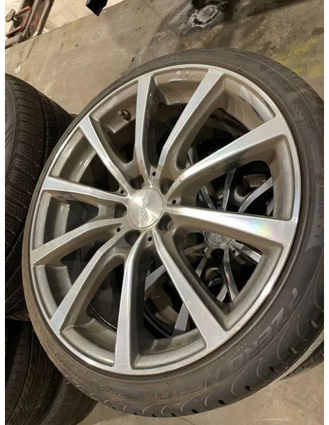 Pirelli *Brock velgen met Pirelli banden *235/35 ZR19 - الإطارات والجنوط - سيارة: صورة 1 Pirelli *Brock velgen met Pirelli banden *235/35 ZR19 - الإطارات والجنوط - سيارة: صورة 1