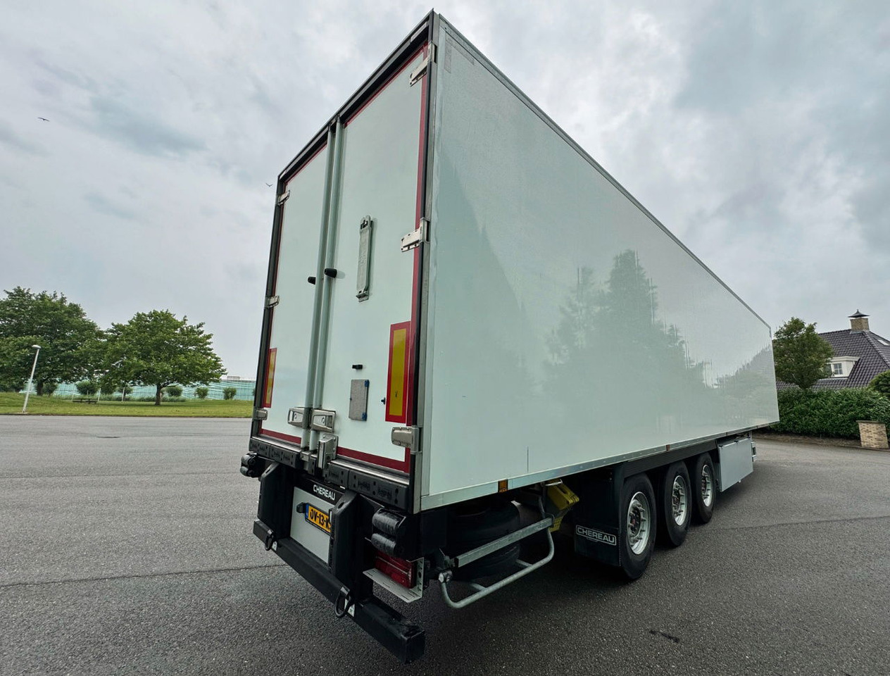 Chereau CSD3 247 CM Wide 265 CM High Thermo King SLXi300 With Only 850 Hours NEW Condition - نصف مقطورة مُبرِّدة: صورة 5 Chereau CSD3 247 CM Wide 265 CM High Thermo King SLXi300 With Only 850 Hours NEW Condition - نصف مقطورة مُبرِّدة: صورة 5