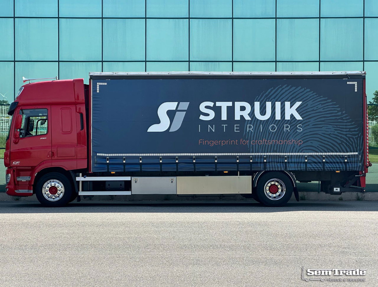 DAF CF 290 FA Space CAB Hardhouten Vloer 2500 KG Klep Nieuw Staat - شاحنة مقفلة: صورة 2 DAF CF 290 FA Space CAB Hardhouten Vloer 2500 KG Klep Nieuw Staat - شاحنة مقفلة: صورة 2