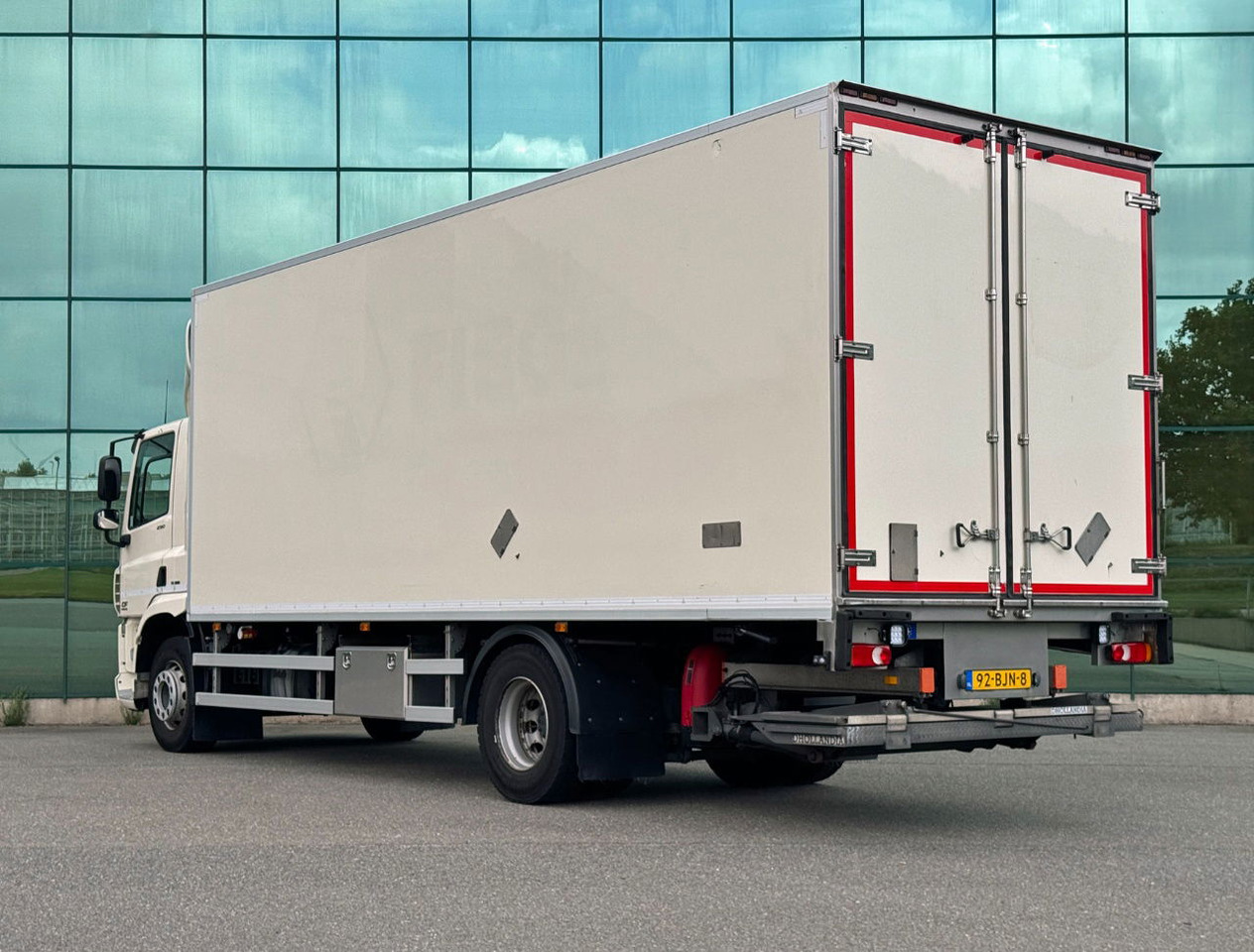 DAF CF 290 - شاحنة الفريزر: صورة 2 DAF CF 290 - شاحنة الفريزر: صورة 2