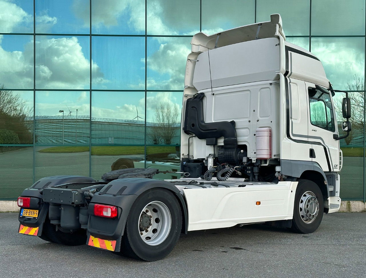 DAF CF 440 FT Space CAB 2x Tanks 766.000 KM TOP Condition NL Truck 2 Similar Pie - وحدة جر: صورة 4 DAF CF 440 FT Space CAB 2x Tanks 766.000 KM TOP Condition NL Truck 2 Similar Pie - وحدة جر: صورة 4