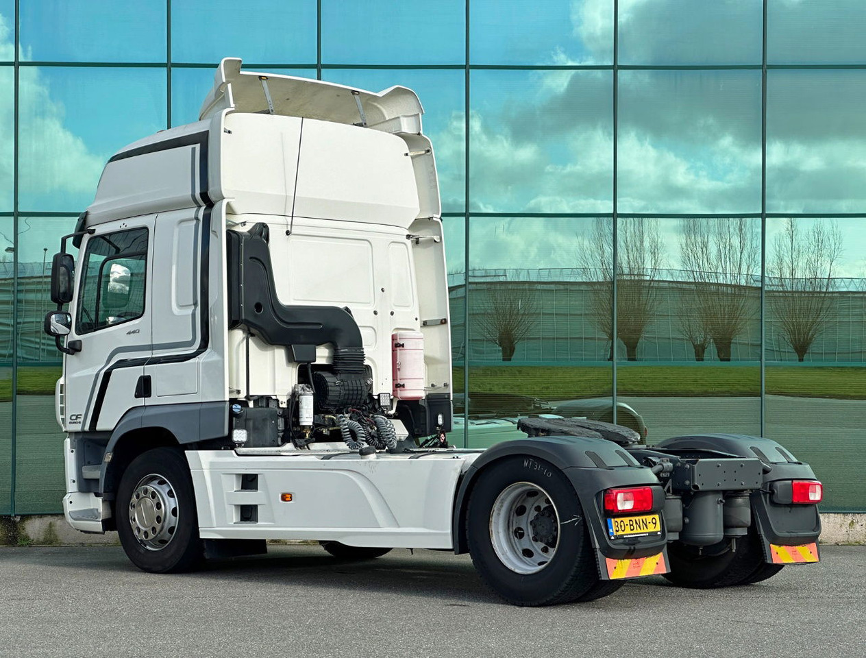 DAF CF 440 FT Space CAB 2x Tanks 766.000 KM TOP Condition NL Truck 2 Similar Pie - وحدة جر: صورة 3 DAF CF 440 FT Space CAB 2x Tanks 766.000 KM TOP Condition NL Truck 2 Similar Pie - وحدة جر: صورة 3