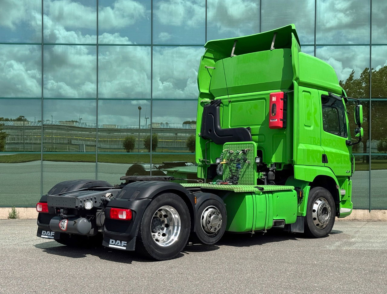 DAF CF 450 FTP Space CAB Only 447.500 KM 2x Tanks TOP Condition Belgium Truck - وحدة جر: صورة 4 DAF CF 450 FTP Space CAB Only 447.500 KM 2x Tanks TOP Condition Belgium Truck - وحدة جر: صورة 4