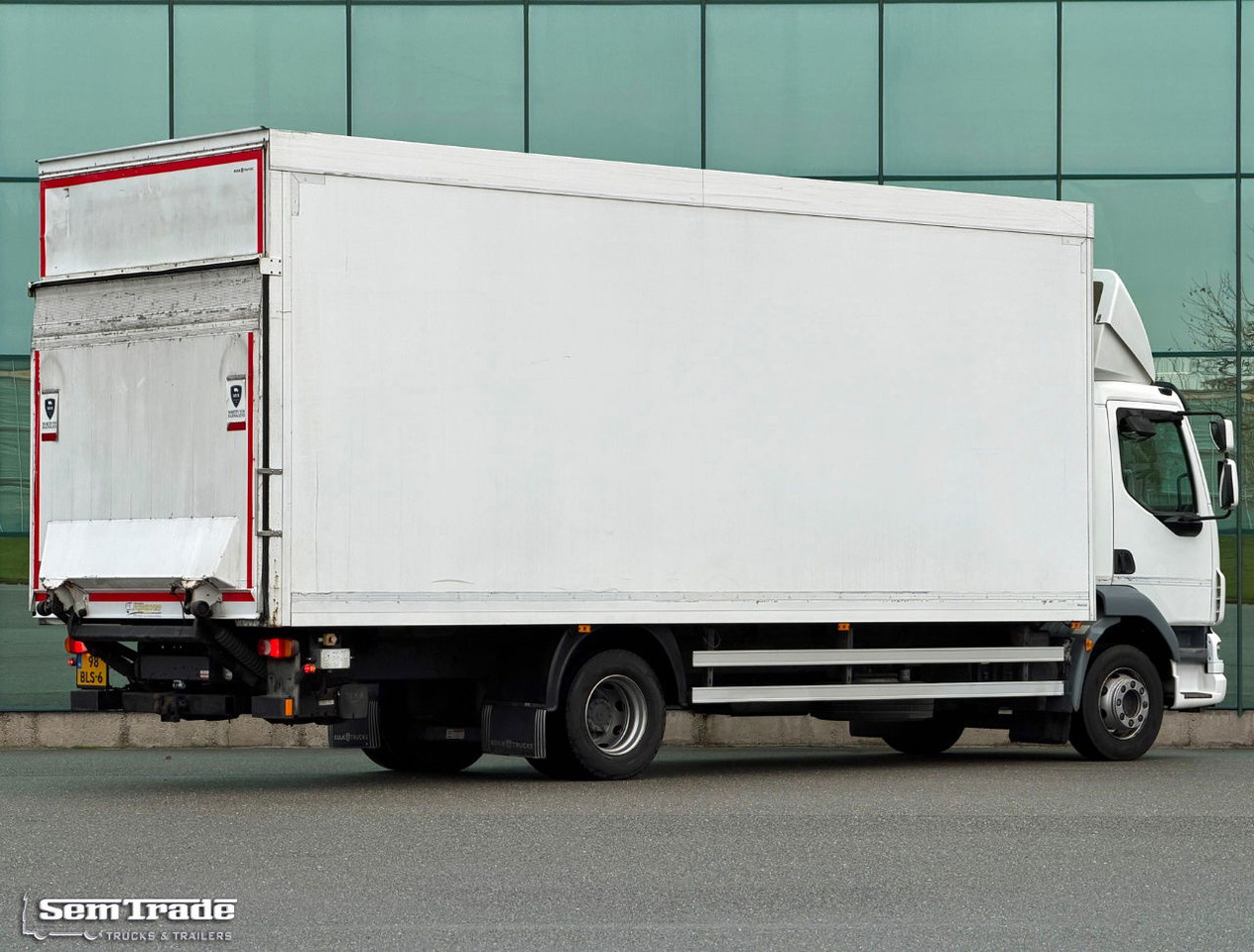 DAF LF 55.250 Euro 5 Schuster BOX 720x250x280 CM Inside Airco Tail Lift - شاحنة مقفلة: صورة 4 DAF LF 55.250 Euro 5 Schuster BOX 720x250x280 CM Inside Airco Tail Lift - شاحنة مقفلة: صورة 4
