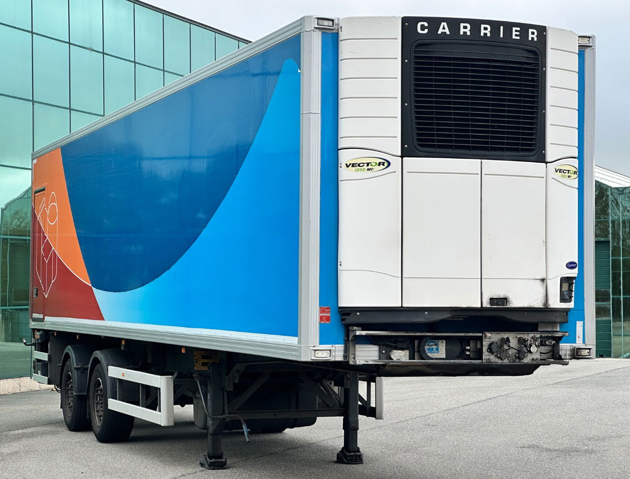 نصف مقطورة مُبرِّدة Gray and Adams City Trailer Carrier Vector 1850 MT TRI-Temp Tail Lift Side Door Steering Axle 3 Pieces Available: صورة 6