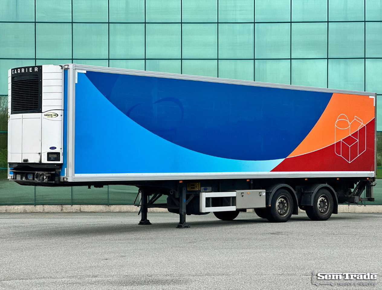 Gray and Adams City Trailer Carrier Vector 1850 MT TRI-Temp Tail Lift Side Door Steering Axle 3 Pieces Available - نصف مقطورة مُبرِّدة: صورة 1 Gray and Adams City Trailer Carrier Vector 1850 MT TRI-Temp Tail Lift Side Door Steering Axle 3 Pieces Available - نصف مقطورة مُبرِّدة: صورة 1