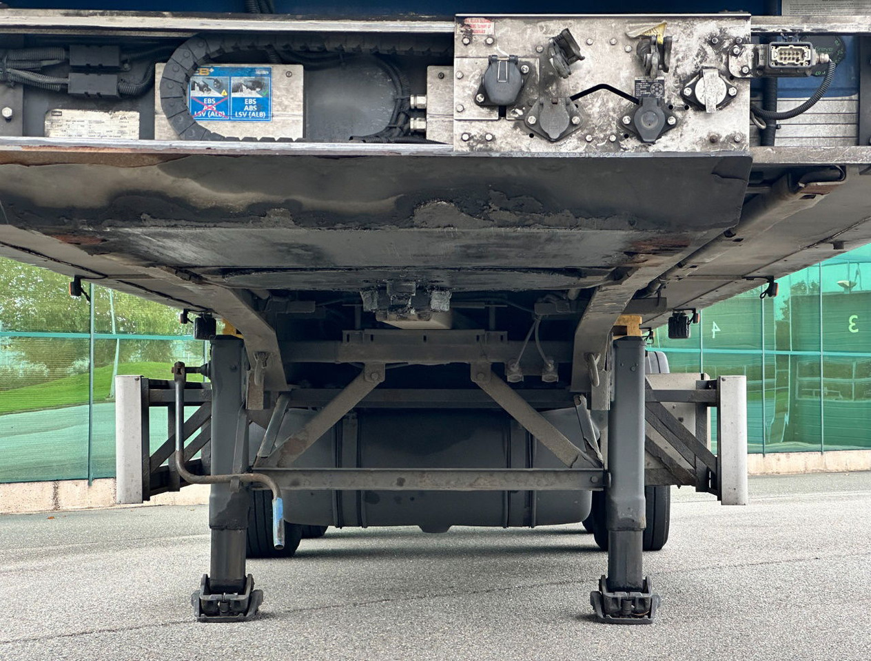 نصف مقطورة مُبرِّدة Gray and Adams City Trailer Carrier Vector 1850 MT TRI-Temp Tail Lift Side Door Steering Axle 3 Pieces Available: صورة 10