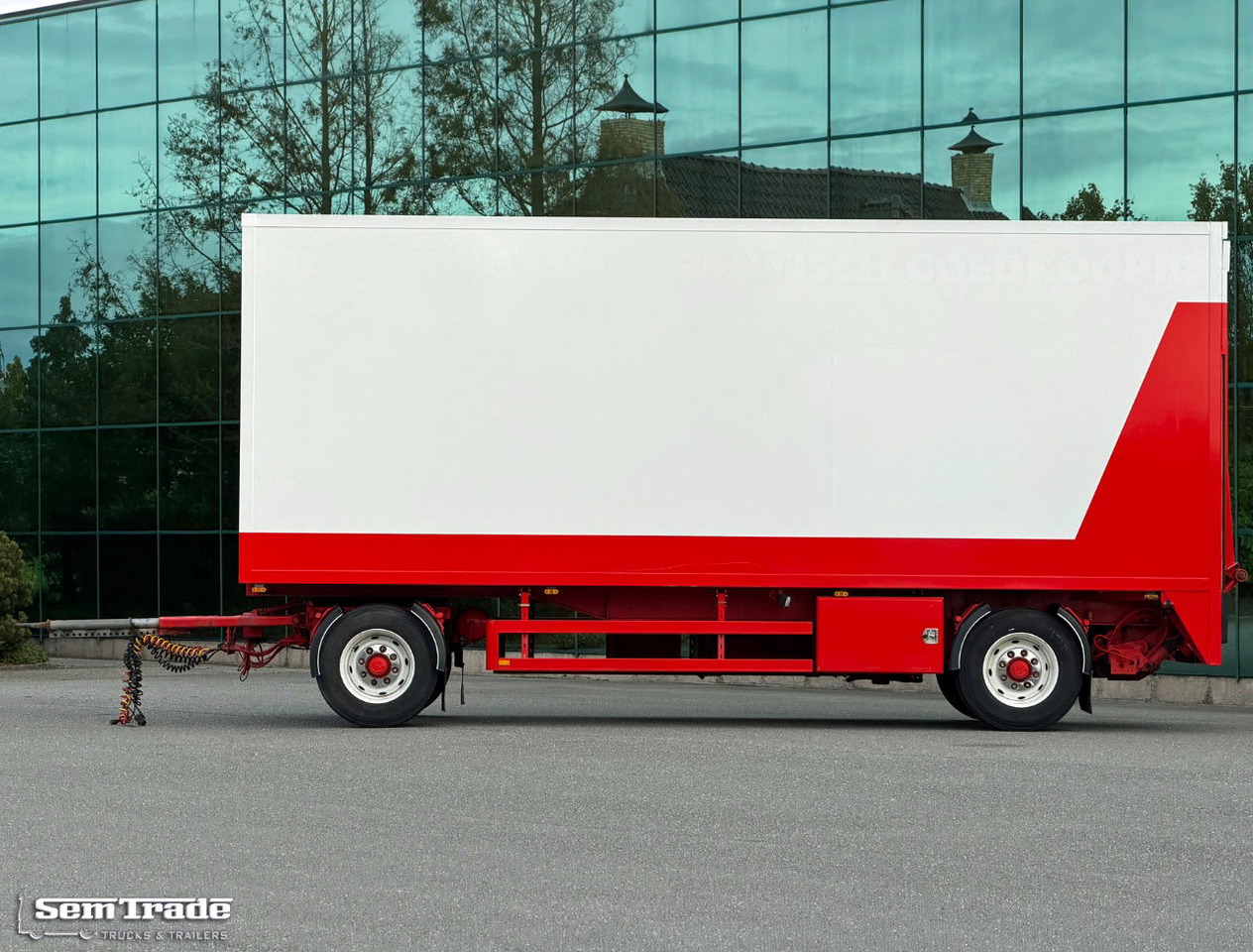 Heiwo Chassis + Isolated BOX 770x250x270 Inside Tail Lift Super Condition - مقطورة صندوق مغلق: صورة 2 Heiwo Chassis + Isolated BOX 770x250x270 Inside Tail Lift Super Condition - مقطورة صندوق مغلق: صورة 2