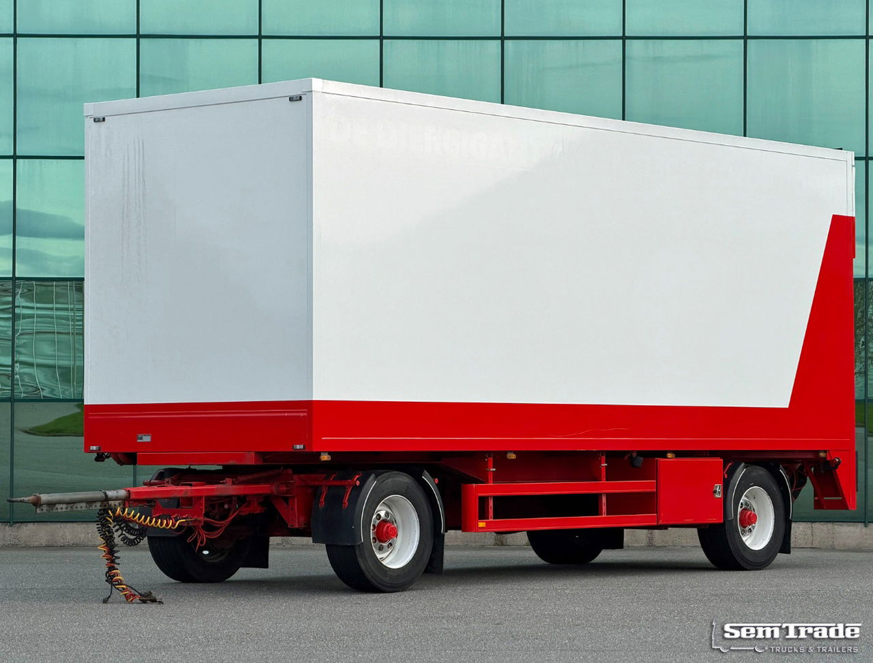 Heiwo Chassis + Isolated BOX 770x250x270 Inside Tail Lift Super Condition - مقطورة صندوق مغلق: صورة 1 Heiwo Chassis + Isolated BOX 770x250x270 Inside Tail Lift Super Condition - مقطورة صندوق مغلق: صورة 1