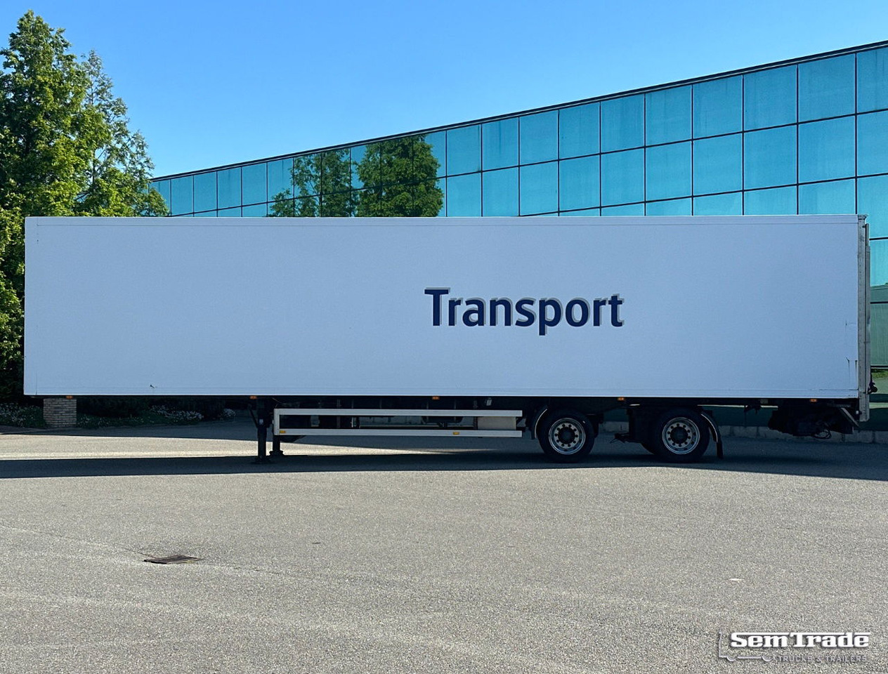 Jumbo 2 Alxe SOR Isolated BOX Tail Lift Steering Axle Holland-Trailer - نصف مقطورة صندوق مغلق: صورة 2 Jumbo 2 Alxe SOR Isolated BOX Tail Lift Steering Axle Holland-Trailer - نصف مقطورة صندوق مغلق: صورة 2
