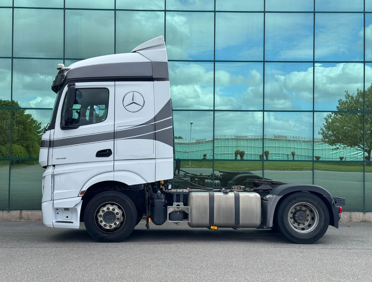 Mercedes-Benz Actros 1945 382.000 KM NEW TUV APK PTO + Hydraulics TOP Condition - وحدة جر: صورة 2 Mercedes-Benz Actros 1945 382.000 KM NEW TUV APK PTO + Hydraulics TOP Condition - وحدة جر: صورة 2