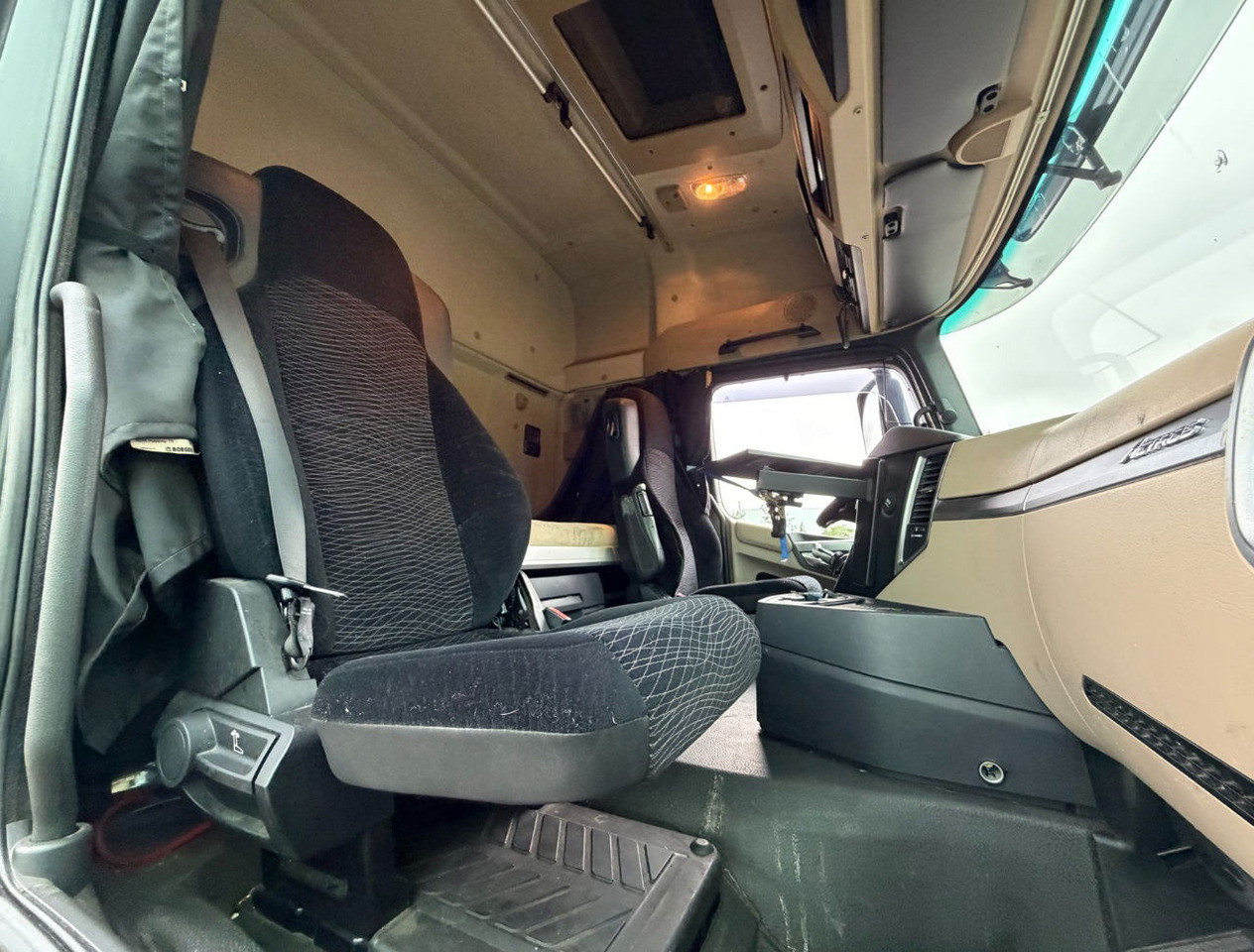 وحدة جر Mercedes-Benz Actros 2542 Euro 6 Full Spoiler 886.000 KM Holland-Truck: صورة 15