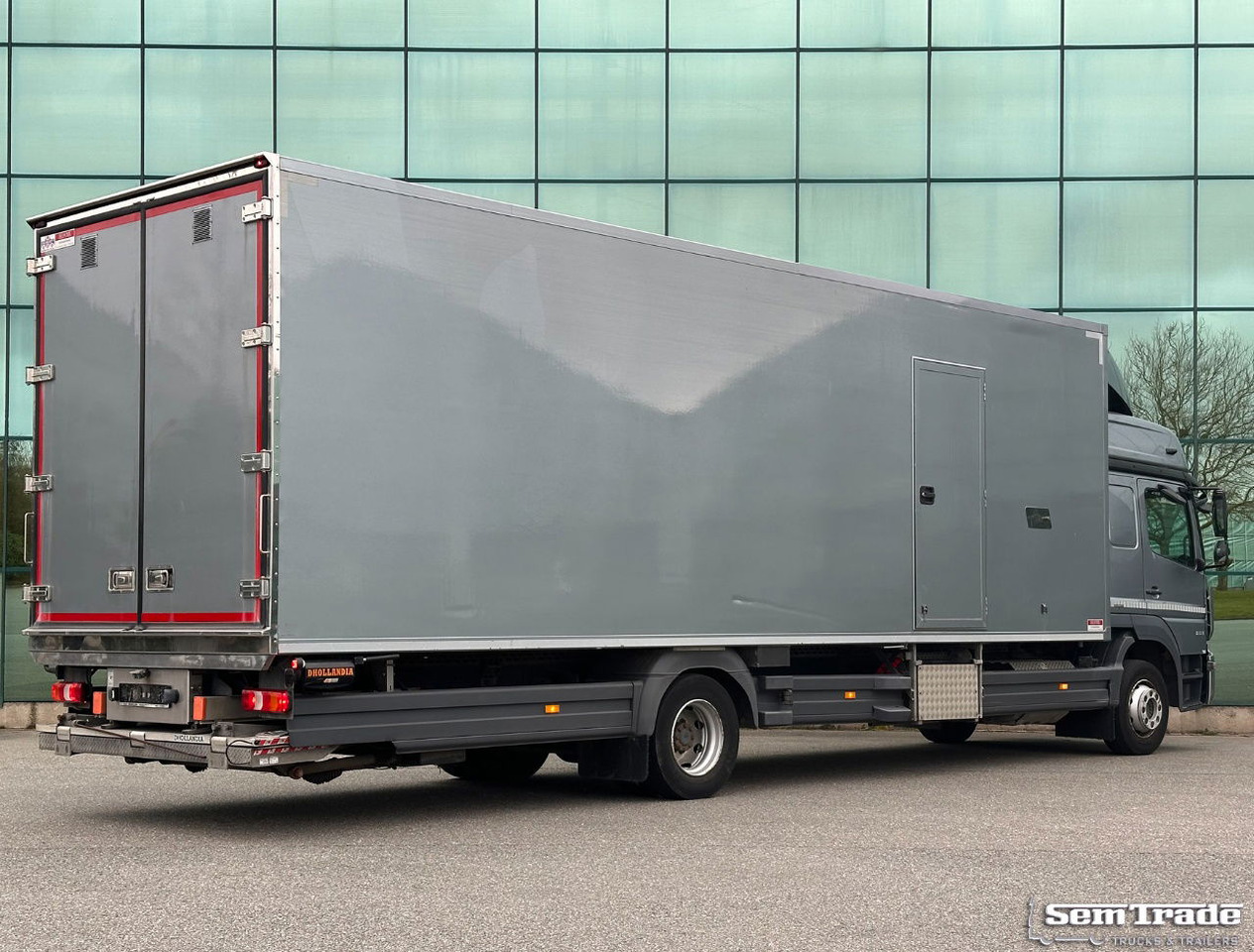 Mercedes-Benz Atego 1221 Euro 6 Isolated BOX + Heater Side Door Tail Lift 336.00 - شاحنة مقفلة: صورة 4 Mercedes-Benz Atego 1221 Euro 6 Isolated BOX + Heater Side Door Tail Lift 336.00 - شاحنة مقفلة: صورة 4