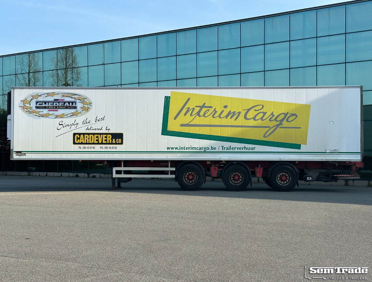 Renders Chereau Carrier Maxima 1300 Steering Axle Tail Lift Belgium Trailer - نصف مقطورة مُبرِّدة: صورة 2 Renders Chereau Carrier Maxima 1300 Steering Axle Tail Lift Belgium Trailer - نصف مقطورة مُبرِّدة: صورة 2