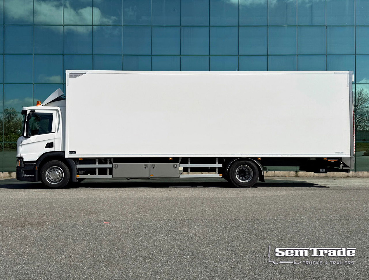 Scania P320 Heiwo 16 Karrenbak 275 CM Hoog Kachel 2.500 KG Klep Super Staat - شاحنة مقفلة: صورة 2 Scania P320 Heiwo 16 Karrenbak 275 CM Hoog Kachel 2.500 KG Klep Super Staat - شاحنة مقفلة: صورة 2