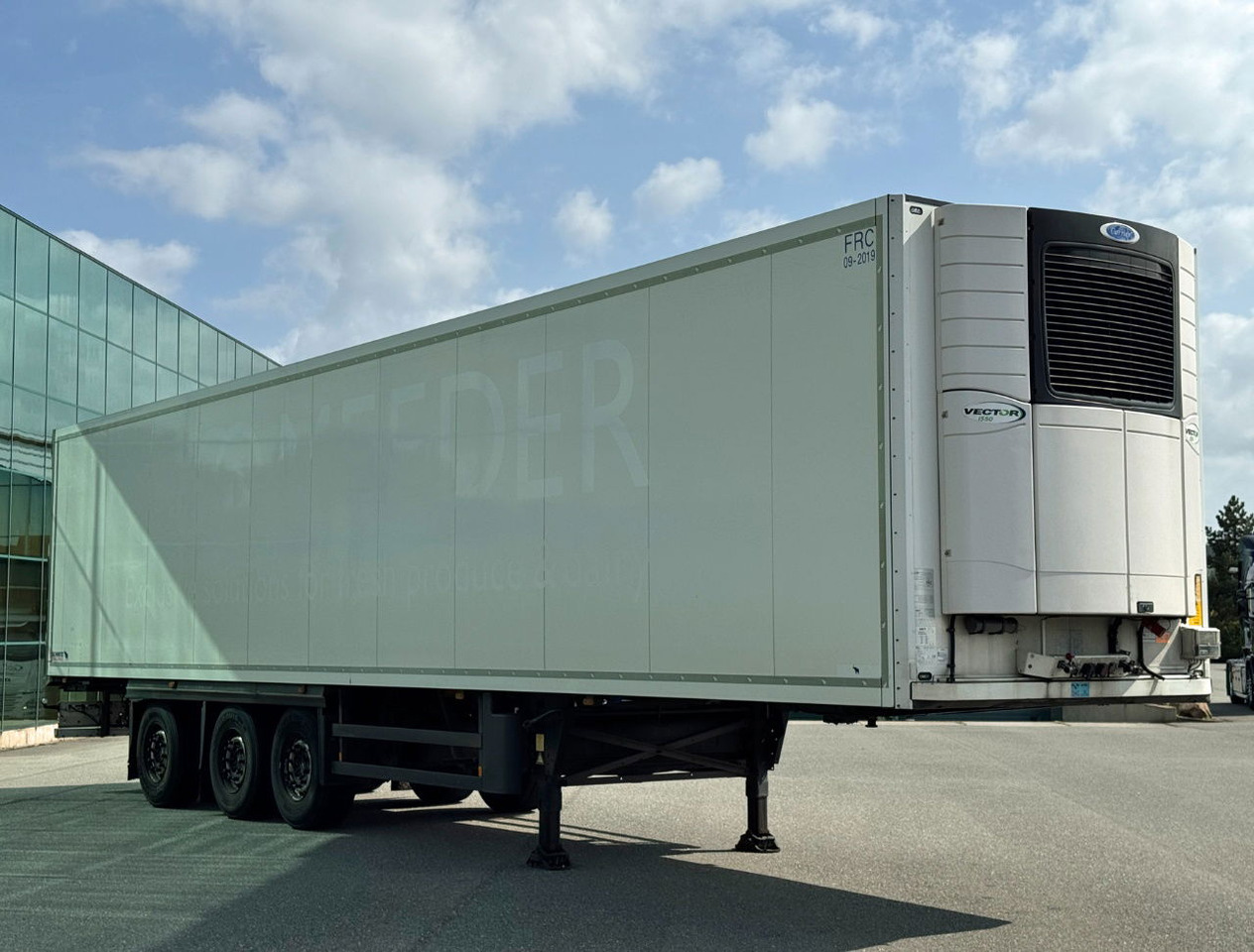 نصف مقطورة مُبرِّدة Schmitz Cargobull 3-AS Stuuras Carrier Vector 1550 Gegalvaniseerd Chassis Nieuwe APK Zeer Goede Banden TOP Staat NL Trailer: صورة 8 نصف مقطورة مُبرِّدة Schmitz Cargobull 3-AS Stuuras Carrier Vector 1550 Gegalvaniseerd Chassis Nieuwe APK Zeer Goede Banden TOP Staat NL Trailer: صورة 8