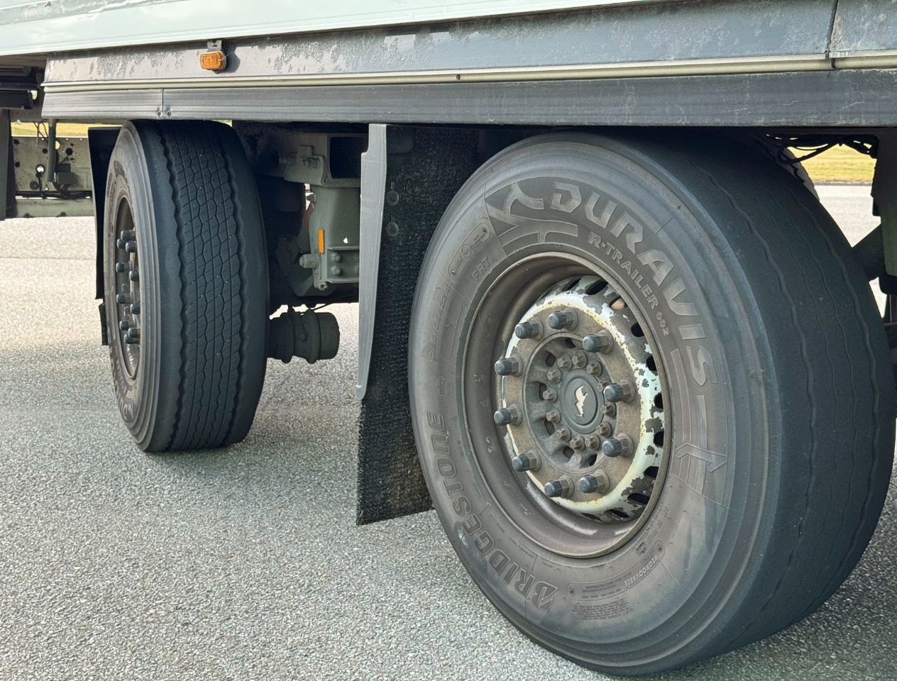 نصف مقطورة مُبرِّدة Schmitz Cargobull 3-AS Stuuras Carrier Vector 1550 Gegalvaniseerd Chassis Nieuwe APK Zeer Goede Banden TOP Staat NL Trailer: صورة 17 نصف مقطورة مُبرِّدة Schmitz Cargobull 3-AS Stuuras Carrier Vector 1550 Gegalvaniseerd Chassis Nieuwe APK Zeer Goede Banden TOP Staat NL Trailer: صورة 17