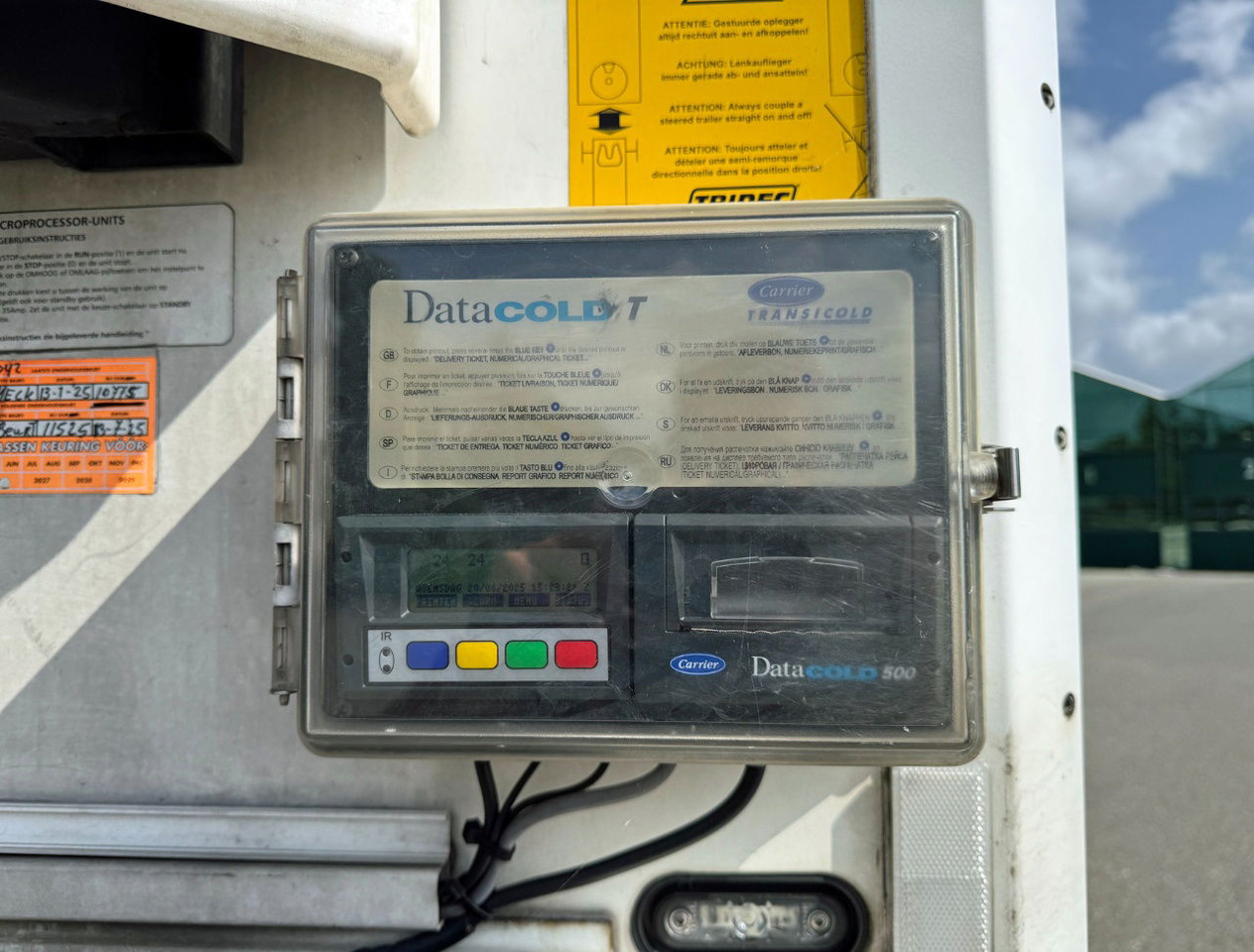 نصف مقطورة مُبرِّدة Schmitz Cargobull 3-AS Stuuras Carrier Vector 1550 Gegalvaniseerd Chassis Nieuwe APK Zeer Goede Banden TOP Staat NL Trailer: صورة 15 نصف مقطورة مُبرِّدة Schmitz Cargobull 3-AS Stuuras Carrier Vector 1550 Gegalvaniseerd Chassis Nieuwe APK Zeer Goede Banden TOP Staat NL Trailer: صورة 15