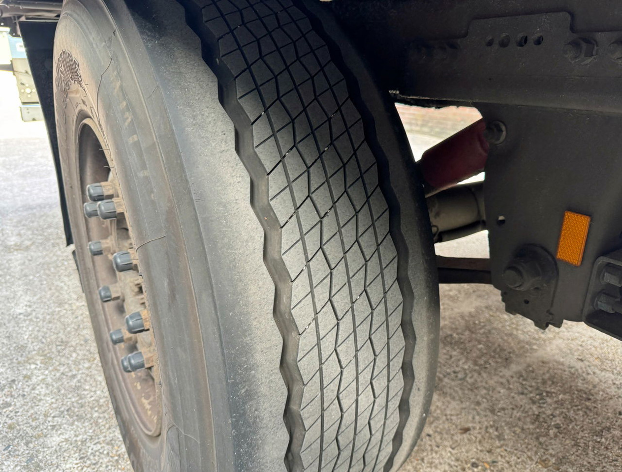 نصف مقطورة مُبرِّدة Schmitz Cargobull 3-AS Stuuras Carrier Vector 1550 Gegalvaniseerd Chassis Nieuwe APK Zeer Goede Banden TOP Staat NL Trailer: صورة 20 نصف مقطورة مُبرِّدة Schmitz Cargobull 3-AS Stuuras Carrier Vector 1550 Gegalvaniseerd Chassis Nieuwe APK Zeer Goede Banden TOP Staat NL Trailer: صورة 20