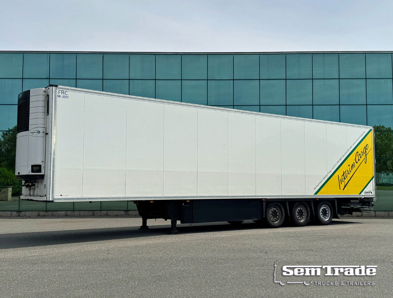Schmitz Cargobull SCBS3B 275 CM High 250 Wide Tail Lift Carrier Vector 1550 Dopp - نصف مقطورة مُبرِّدة: صورة 1 Schmitz Cargobull SCBS3B 275 CM High 250 Wide Tail Lift Carrier Vector 1550 Dopp - نصف مقطورة مُبرِّدة: صورة 1