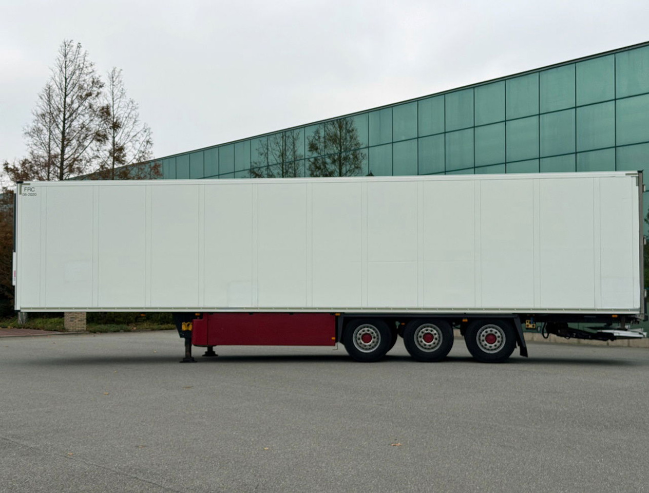 Schmitz Cargobull SCBS3B Thermo King SLX BI Multi Temp 270 C High Flowerwide Lift TOP Condition NL Trailer - نصف مقطورة مُبرِّدة: صورة 2 Schmitz Cargobull SCBS3B Thermo King SLX BI Multi Temp 270 C High Flowerwide Lift TOP Condition NL Trailer - نصف مقطورة مُبرِّدة: صورة 2