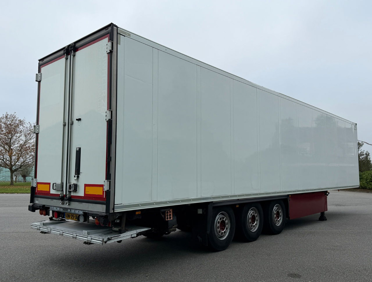 Schmitz Cargobull SCBS3B Thermo King SLX BI Multi Temp 270 C High Flowerwide Lift TOP Condition NL Trailer - نصف مقطورة مُبرِّدة: صورة 5 Schmitz Cargobull SCBS3B Thermo King SLX BI Multi Temp 270 C High Flowerwide Lift TOP Condition NL Trailer - نصف مقطورة مُبرِّدة: صورة 5