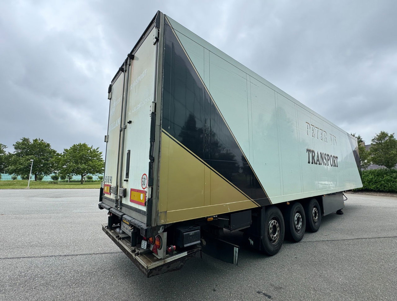 Schmitz Cargobull SKO24 Thermo King SL200e Only 8.900 Hours 270 CM High 250 CM W - نصف مقطورة مُبرِّدة: صورة 5 Schmitz Cargobull SKO24 Thermo King SL200e Only 8.900 Hours 270 CM High 250 CM W - نصف مقطورة مُبرِّدة: صورة 5