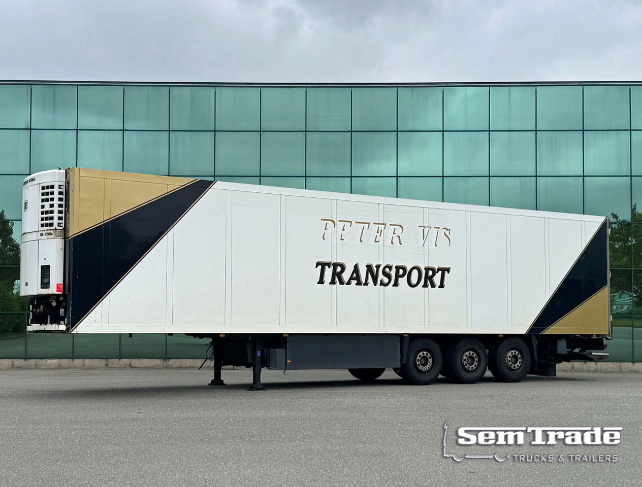 Schmitz Cargobull SKO24 Thermo King SL200e Only 8.900 Hours 270 CM High 250 CM W - نصف مقطورة مُبرِّدة: صورة 1 Schmitz Cargobull SKO24 Thermo King SL200e Only 8.900 Hours 270 CM High 250 CM W - نصف مقطورة مُبرِّدة: صورة 1
