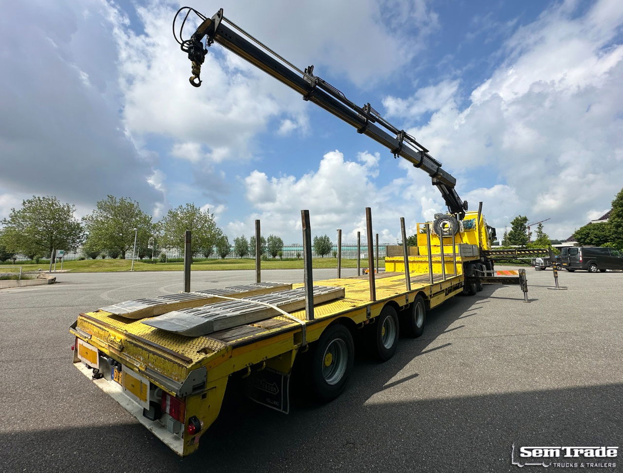 Volvo FH 12.460 Manual Gear 6X2 Euro 3 Only 493.000 KM Hiab 350 - 5 With Nootebo - وحدة جر: صورة 5 Volvo FH 12.460 Manual Gear 6X2 Euro 3 Only 493.000 KM Hiab 350 - 5 With Nootebo - وحدة جر: صورة 5