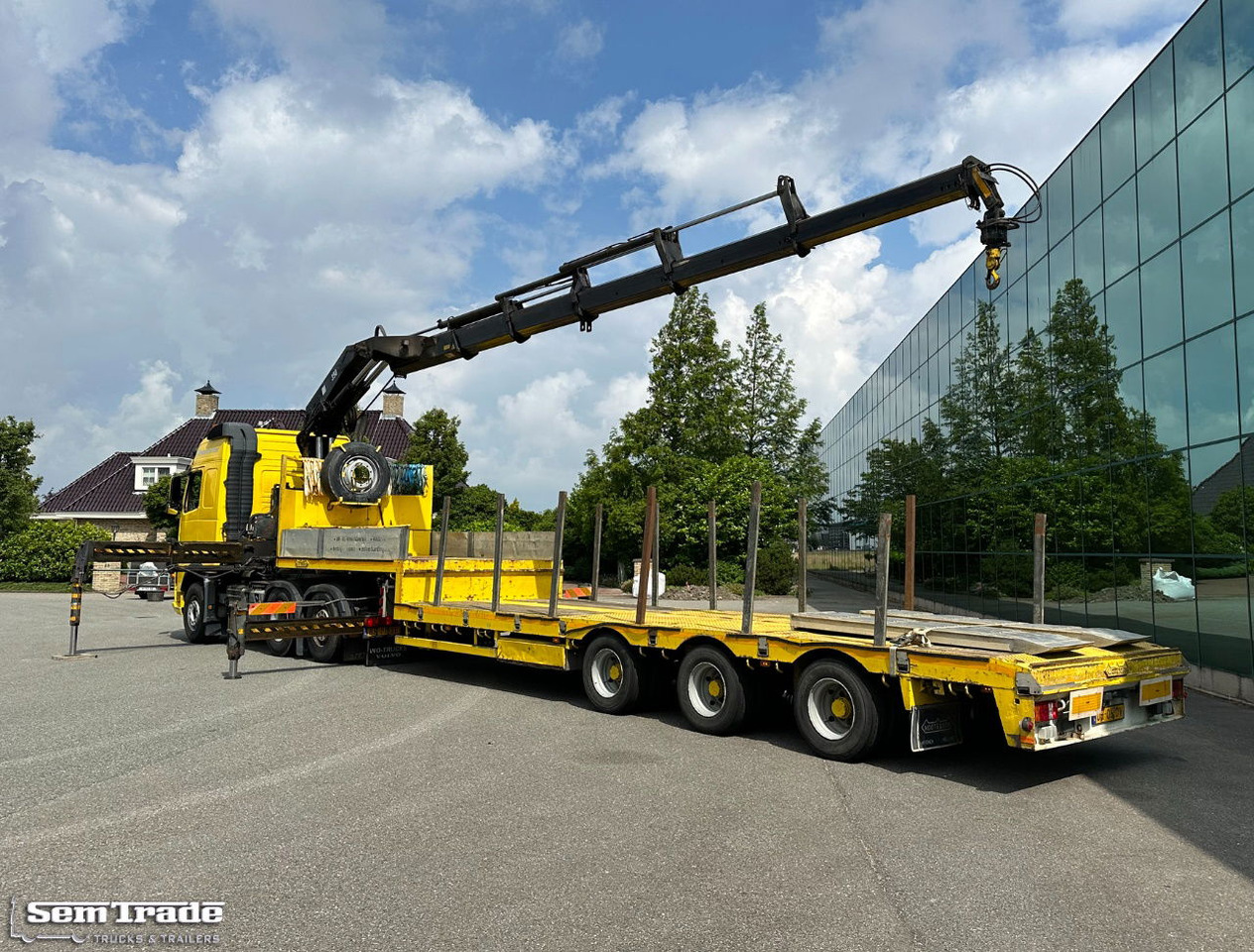 Volvo FH 12.460 Manual Gear 6X2 Euro 3 Only 493.000 KM Hiab 350 - 5 With Nootebo - وحدة جر: صورة 3 Volvo FH 12.460 Manual Gear 6X2 Euro 3 Only 493.000 KM Hiab 350 - 5 With Nootebo - وحدة جر: صورة 3