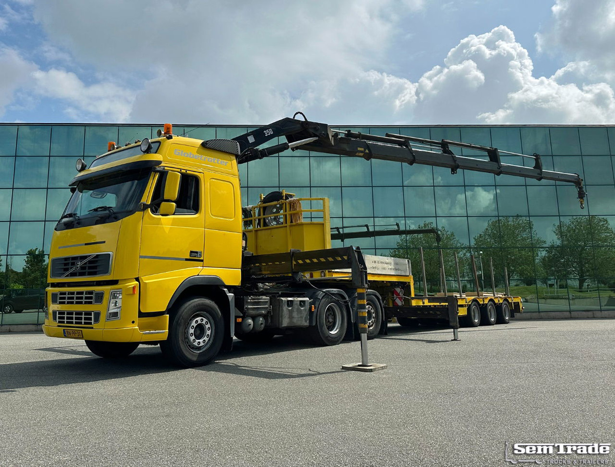 Volvo FH 12.460 Manual Gear 6X2 Euro 3 Only 493.000 KM Hiab 350 - 5 With Nootebo - وحدة جر: صورة 1 Volvo FH 12.460 Manual Gear 6X2 Euro 3 Only 493.000 KM Hiab 350 - 5 With Nootebo - وحدة جر: صورة 1