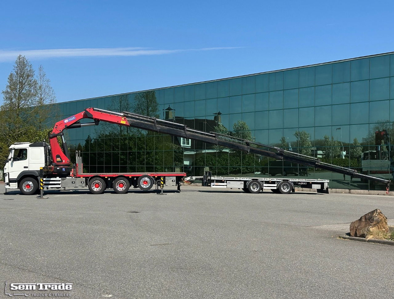 Volvo FMX 540 8X4 HMF 6020 K8 Kraan 231.000 KM + 2023 Sterk Trailer Super Condit - شاحنة كرين: صورة 2 Volvo FMX 540 8X4 HMF 6020 K8 Kraan 231.000 KM + 2023 Sterk Trailer Super Condit - شاحنة كرين: صورة 2